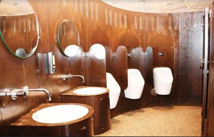clean-take-washroom