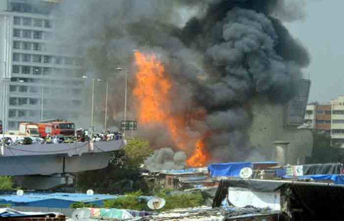fire-at-nargis-datt-nagar