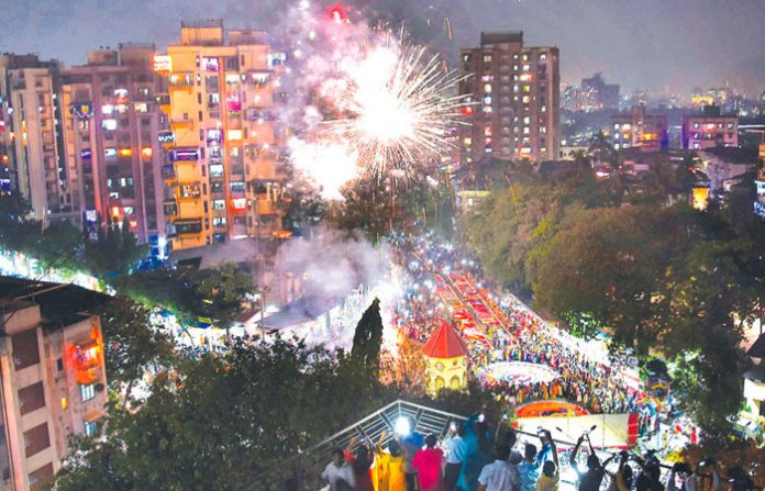 thane-fire-crackers
