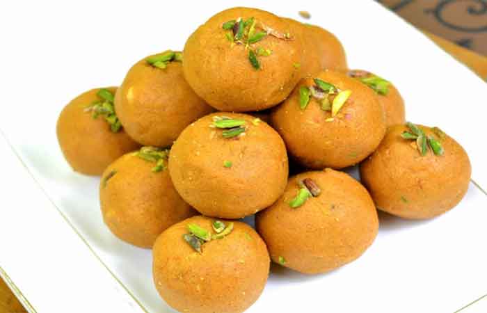 besan-laddu