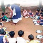 रायगडात शिक्षणाची पहिली पायरीच ढासळली; समाजमंदिर,707 अंगणवाड्यांना इमारती नाहीत, व्यायामशाळेत विद्यार्थ्यांना आसरा