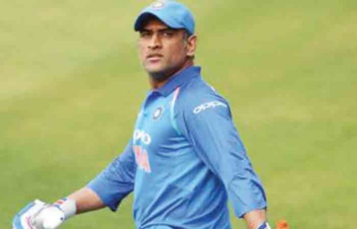 dhoni19