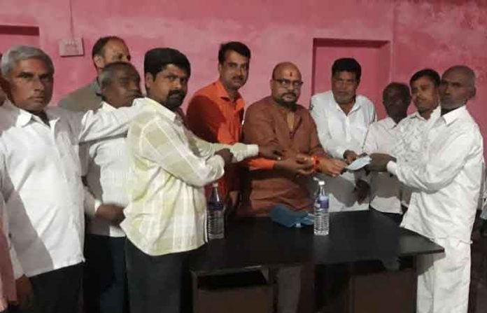 gulabrao-patil-cheque