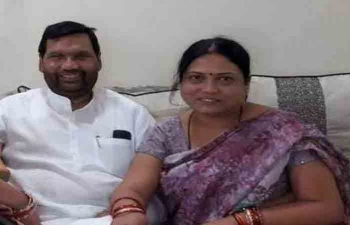 paswan-with-daughter