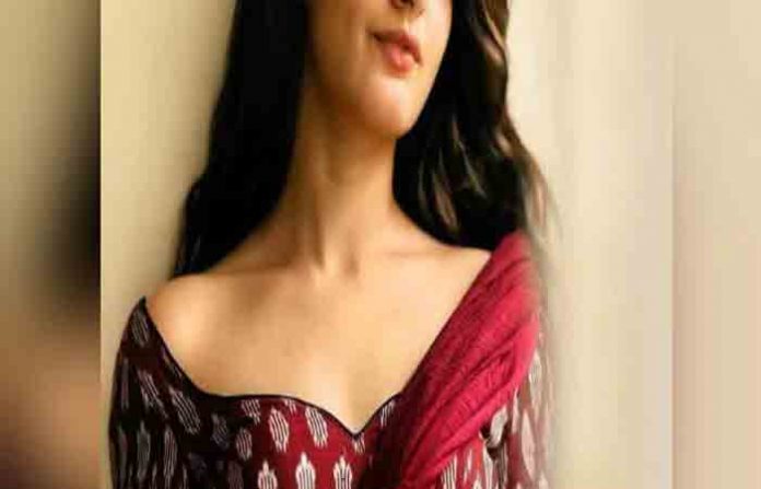 fatima-sana-shaikh-face-cut