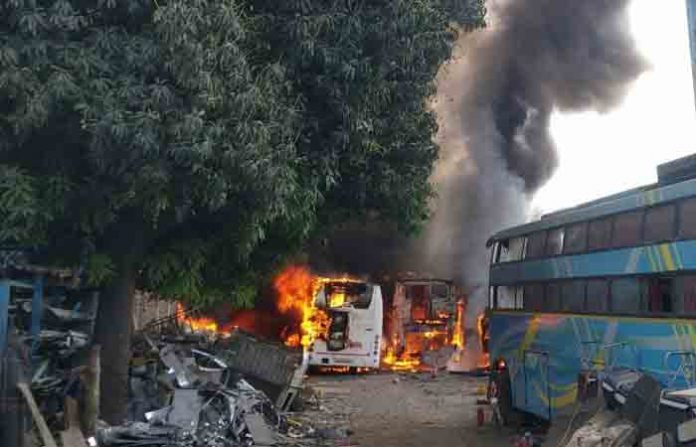 pune-bus-fire
