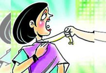 टिळकनगरमध्ये रिक्षाने प्रवास करणाऱ्या महिलेचे मंगळसूत्र हिसकावले