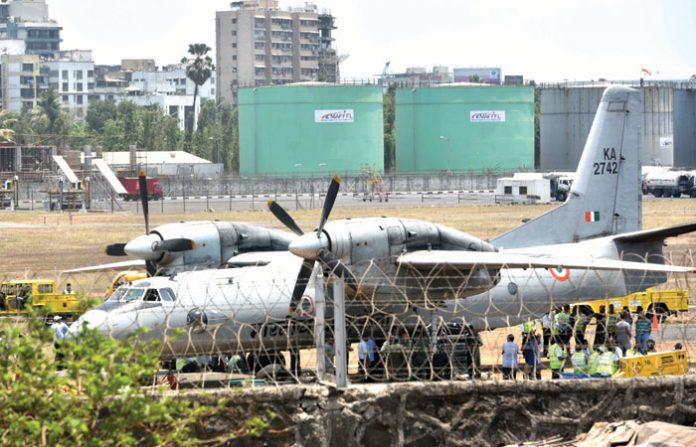 air-force-plane-at-mumbai-a