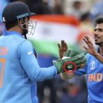 dhoni-gloves