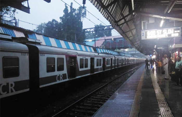 mulund-station-train-proble
