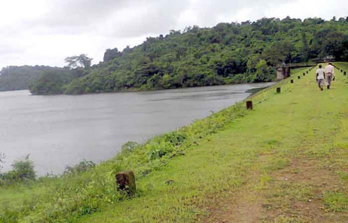 kondivali-dam