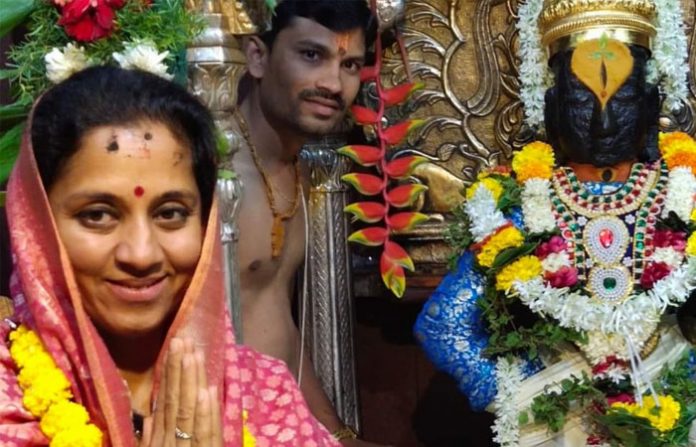 supriya-sule-vitthal-darsha