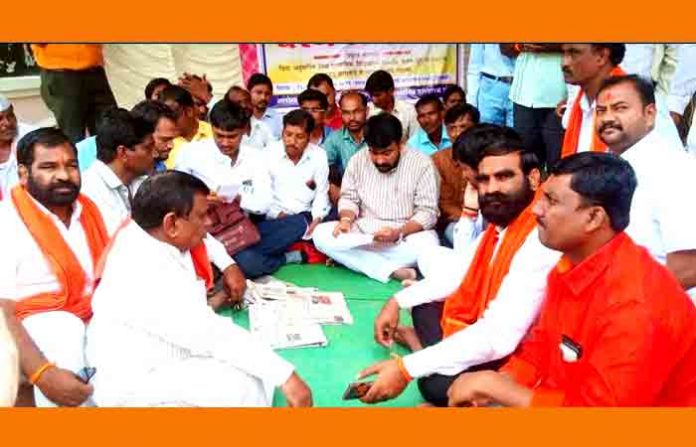 hingoli-protester