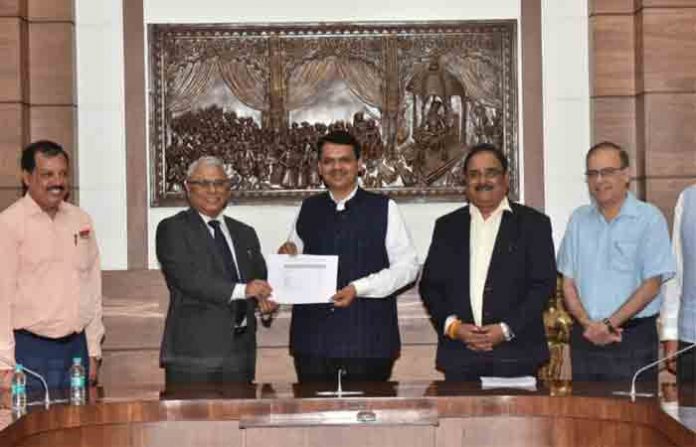cm-with-bank-officer