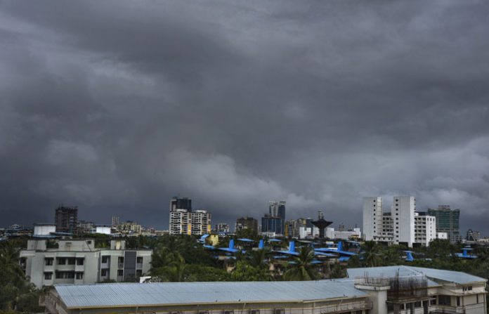 black-cloud-mumbai-rain