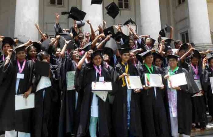 black-robes-graduation