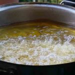 अंगावर पाणी उडवल्याच्या रागातून अंगावर उकळते तेल फेकले; 5 लहान मुलं जखमी, दोघांची प्रकृती चिंताजनक