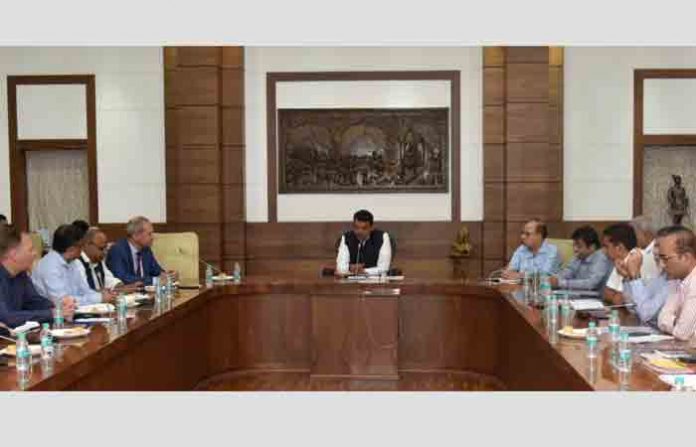 cm-fadnvis-meeting