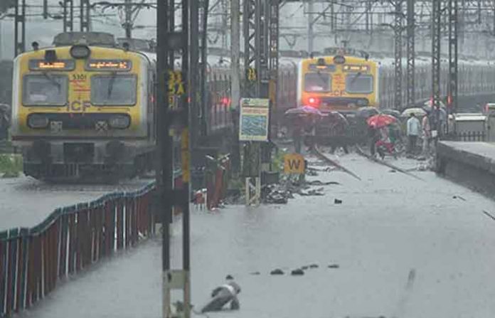 mumbai rains Western Railway helpdesk mumbai rains Western Railway helpdesk