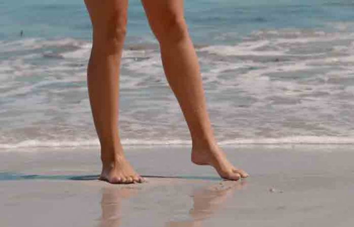 beach-lady-leg