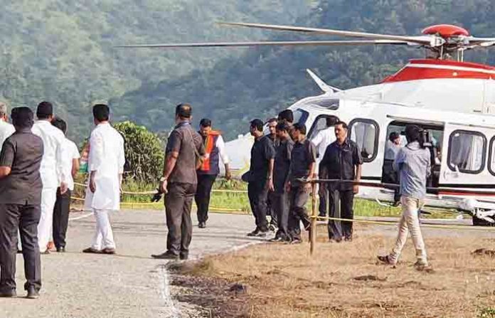 fadnavis-helicopter