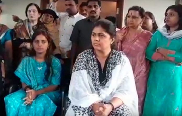 pritam-pankaja-munde pritam-pankaja-munde