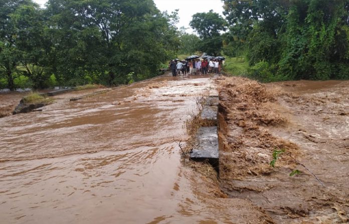 satara-rain