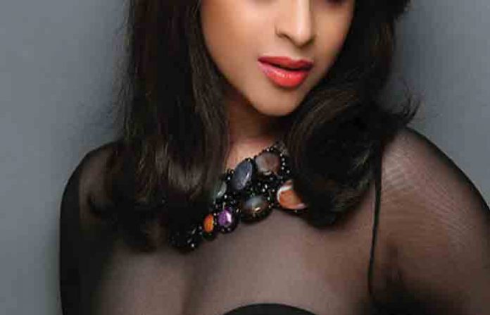 sneha-wagh-face-cut-1
