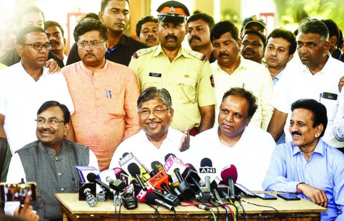 BJP leaders interact Maha Governor
