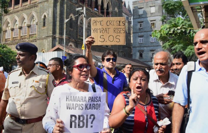 pmc-bank-protest-mumbai-hig