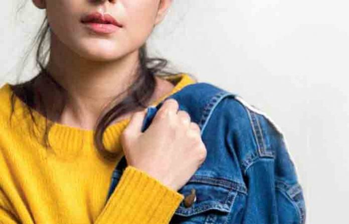 mrunal-thakur-cut