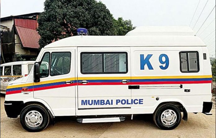 mumbai-police-ac-vehicle