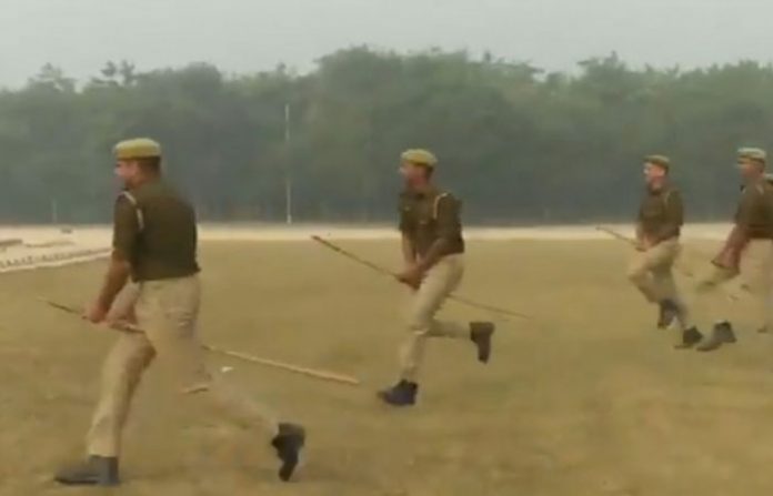 up-police-horse