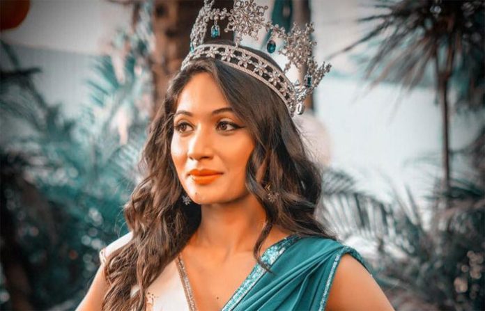 ankita-patil-with-crown