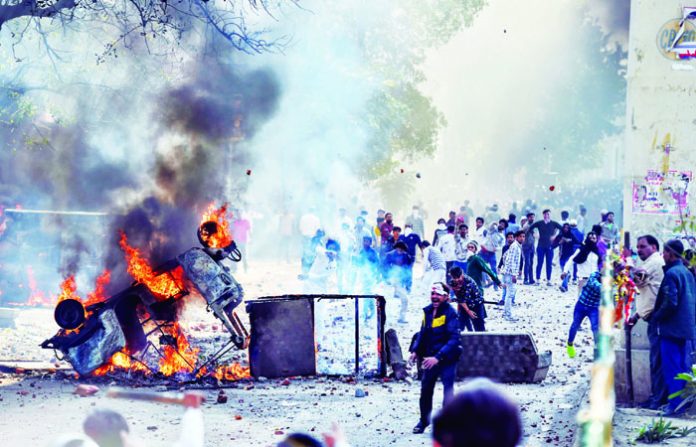 Pro and anti-CAA protestors clash