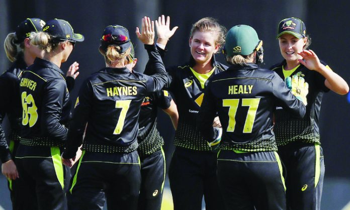 Women's T20 Tri-Series Final - Australia v India