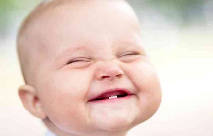 baby-smiling-teeth