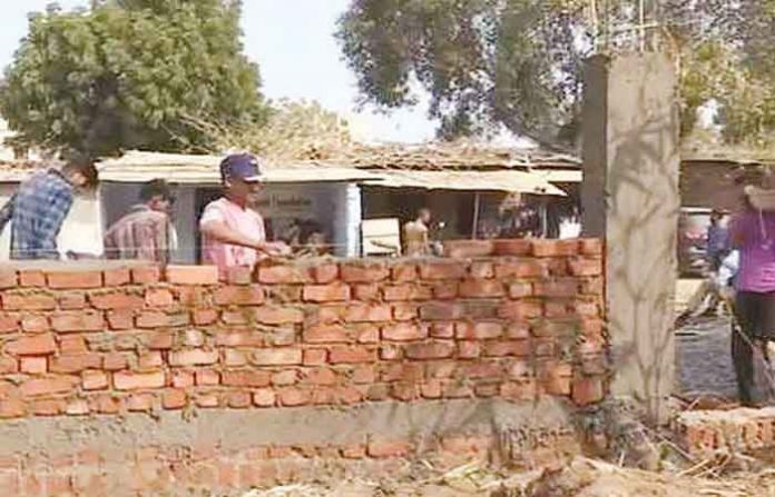 gujrat-wall-us-donald-trump gujrat-wall-us-donald-trump