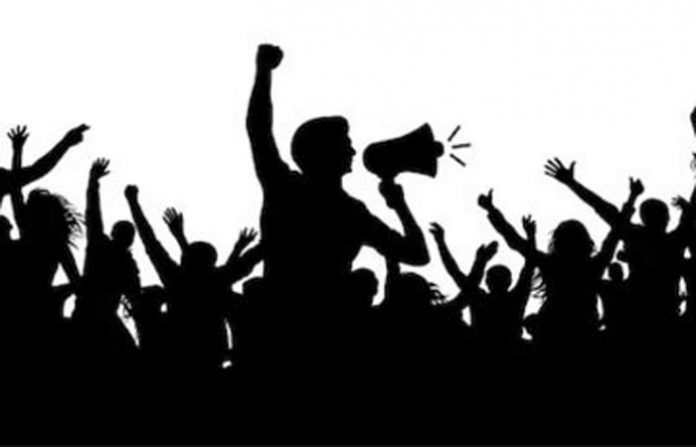 protesting-mob