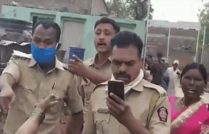 beed-police-fight