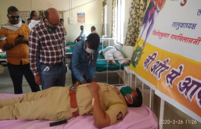 mazalgaon-blood-donation-police_700x450