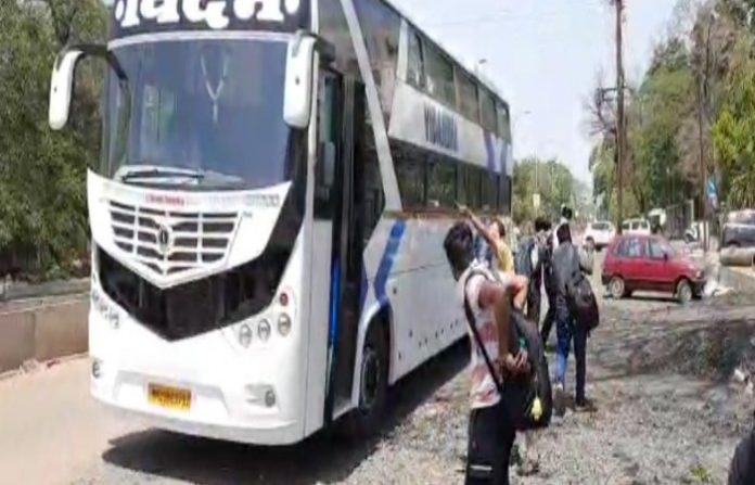 private-bus_700x450