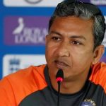 IPL 2025 धोनीच्या सावलीमुळे चेन्नई नेतृत्वाचा विकास खुंटला – संजय बांगर