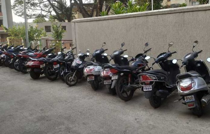 chiplun-twowheeler-seized