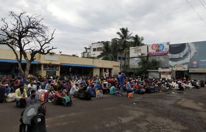 hatkanangale-bus-stand