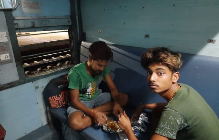 labour-in-train-food