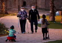2 लाख 52 हजार मृत्यूनंतर कोरोनावरील लस तयार, ‘या’ देशाच्या संरक्षण मंत्र्यांनी केला दावा