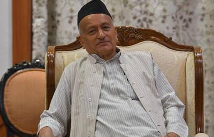 फडणवीसांच्या मागण्यांसाठी राज्यपाल आग्रही, मुख्यमंत्री उद्धव ठाकरे यांना पाठवले पत्र