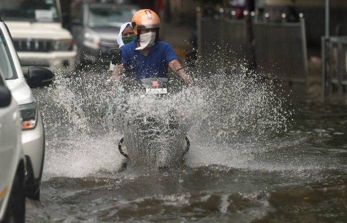 mumbai-rain-biker