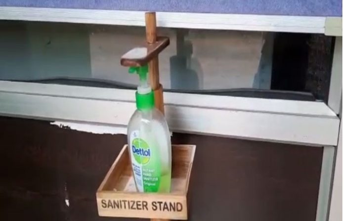 sanitizer-stand